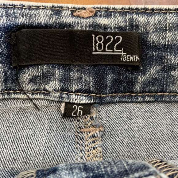 1822 Denim Acid Wash Shorts - Picture 3 of 4